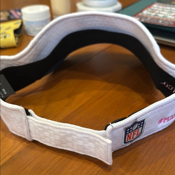 New Era NFL Philadelphia Eagles Green and White Visor - Picture 6 of 6